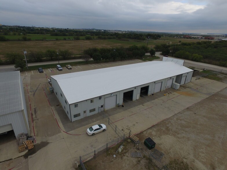 2269 N Masch Branch Rd, Denton, TX à louer - Photo du bâtiment - Image 3 de 21