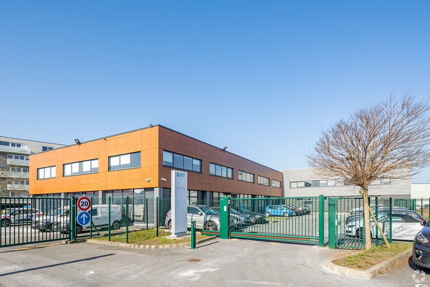 180 Rue De Bondues, Wambrechies for lease - Building Photo - Image 2 of 11