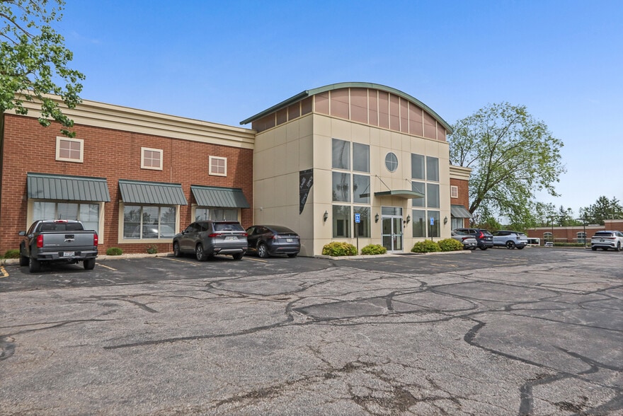 32875 Solon Rd, Solon, OH for lease - Building Photo - Image 1 of 48