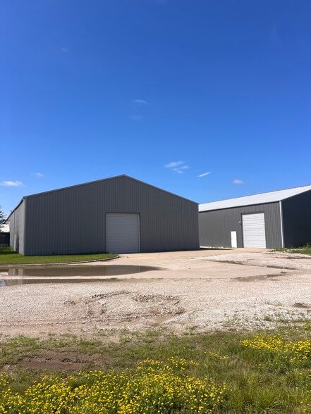 804 SE 30th St, Des Moines, IA for lease - Building Photo - Image 3 of 9