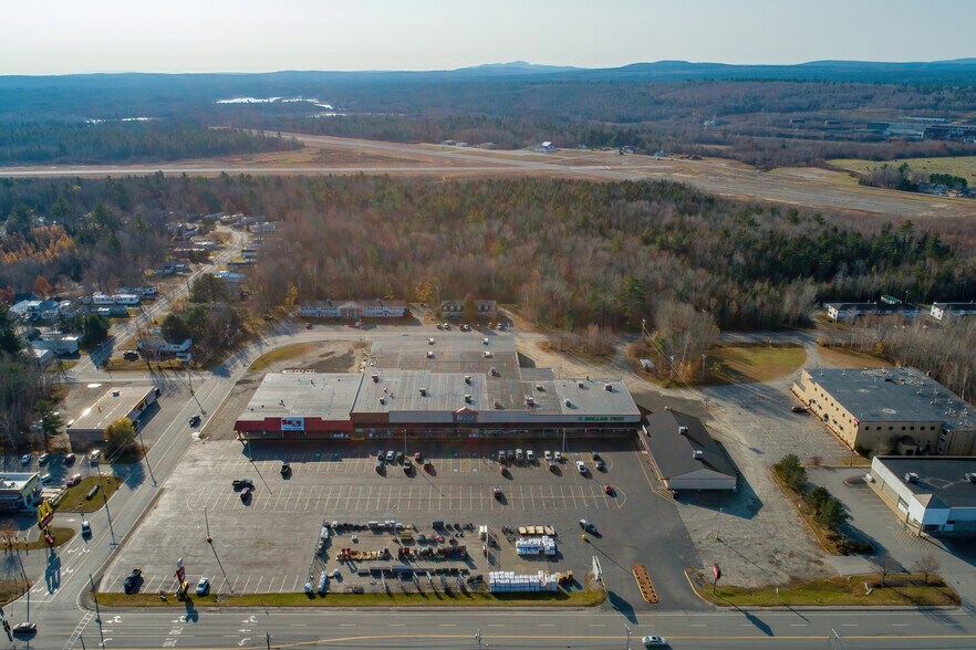 798-820 Central St, Millinocket, ME à louer - Photo du bâtiment - Image 2 de 8