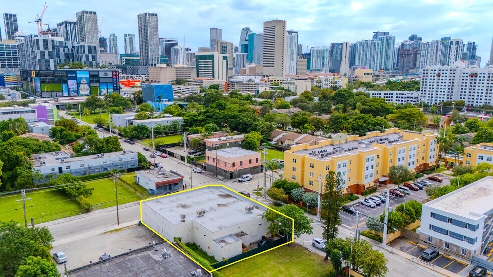 702 NW 5th Ave, Miami, FL à louer - Photo du bâtiment - Image 2 de 18