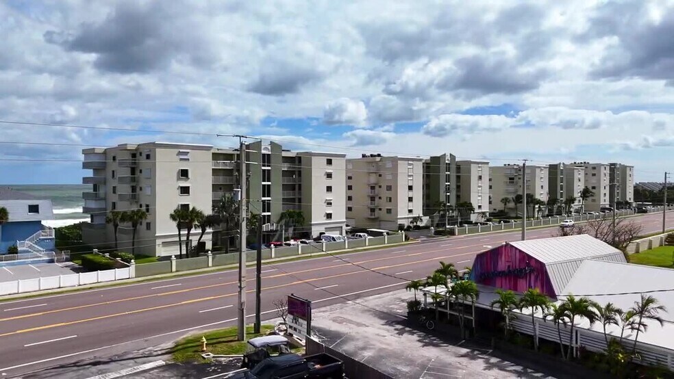 304 Highway A1A, Satellite Beach, FL à vendre - Vidéo sur l’inscription commerciale - Image 2 de 16