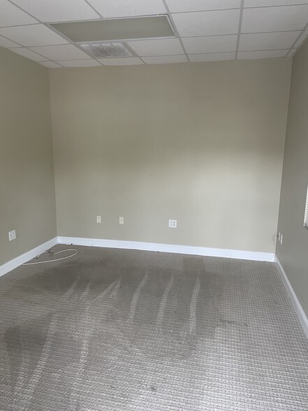1146 Elma G Miles Pky, Hinesville, GA à louer - Photo du bâtiment - Image 3 de 8