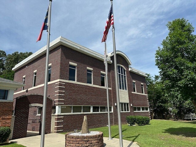 1819 Fort Bragg Rd, Fayetteville, NC à louer - Photo du bâtiment - Image 1 de 13
