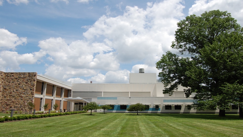 727 Norristown Rd, Lower Gwynedd, PA for lease - Primary Photo - Image 1 of 6