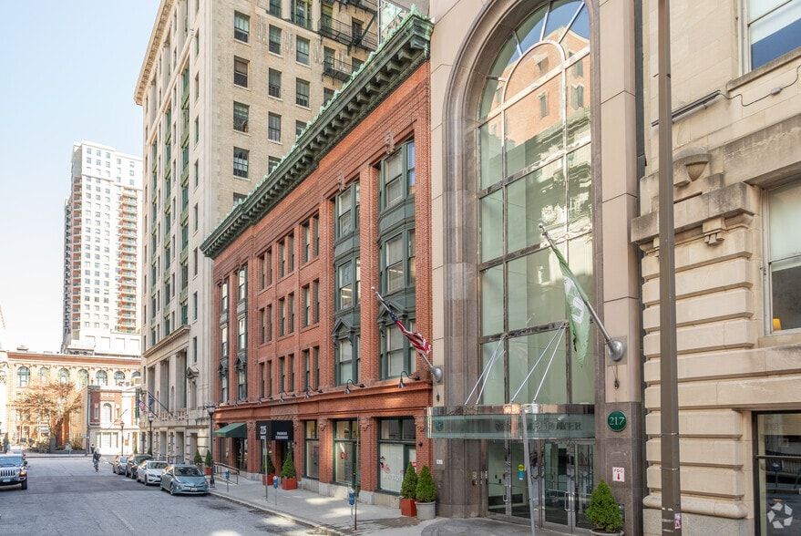 225-231 E Redwood St, Baltimore, MD for lease - Primary Photo - Image 1 of 35