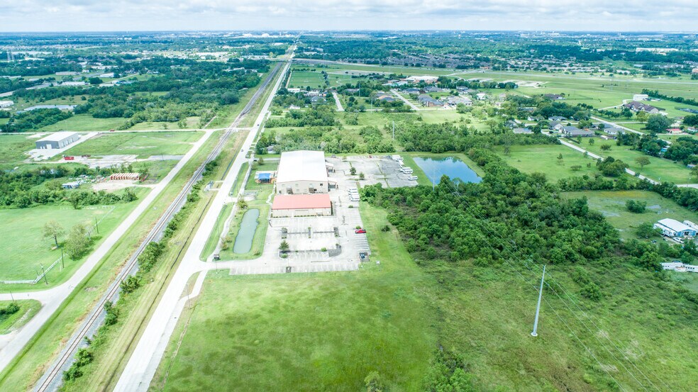2705 Dickinson Ave, League City, TX à vendre - Photo du bâtiment - Image 3 de 11