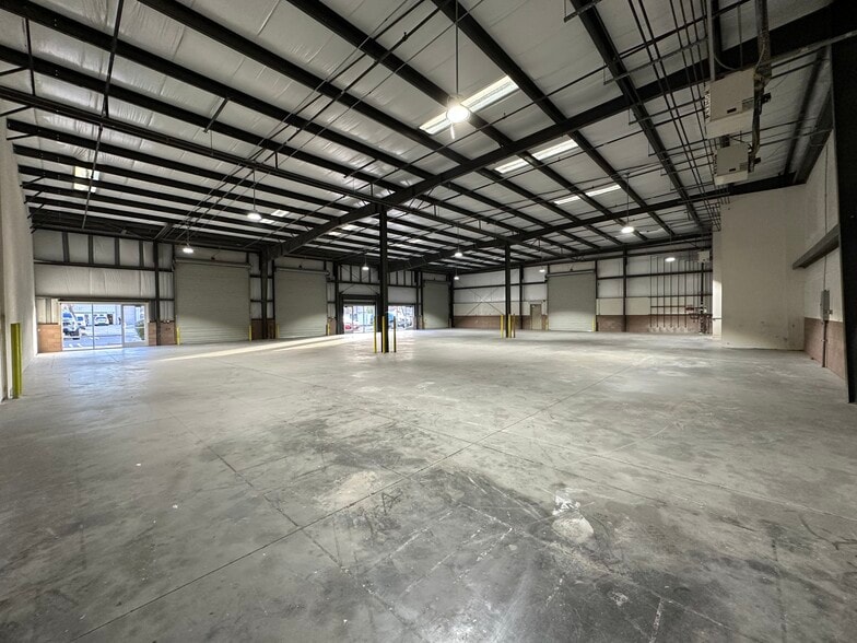 327 E Oak St, Santa Maria, CA à louer - Photo du bâtiment - Image 2 de 3