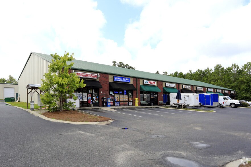2523 Forestbrook Rd, Myrtle Beach, SC à louer - Photo principale - Image 2 de 4