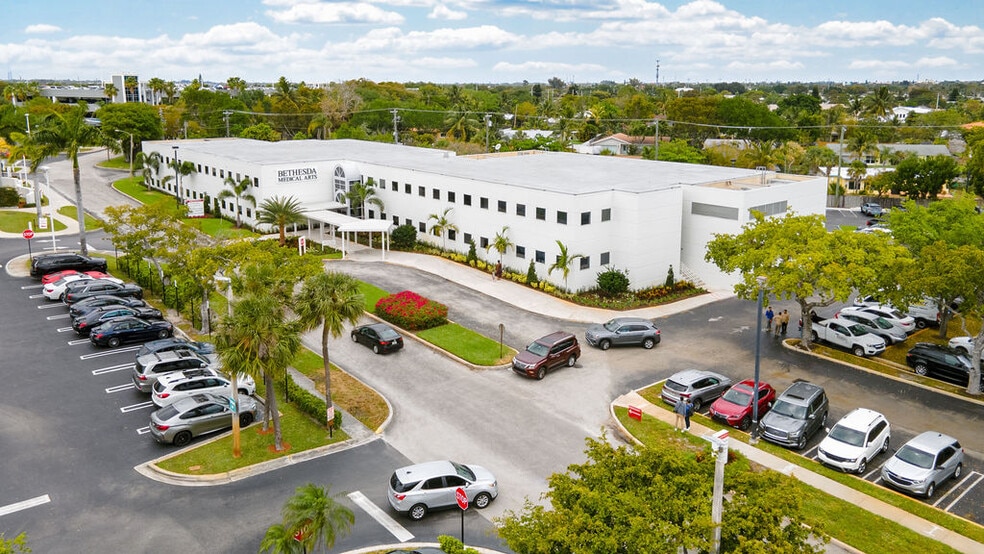 2623 S Seacrest Blvd, Boynton Beach, FL à louer - Photo du bâtiment - Image 2 de 4