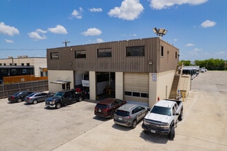 3000 E Houston St, San Antonio, TX à louer Photo intérieure- Image 1 de 8