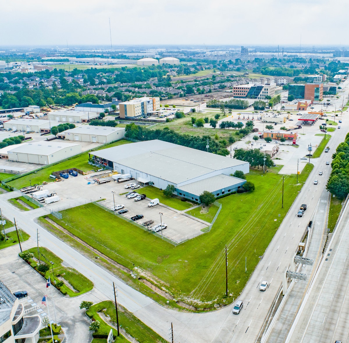11300 Windfern Rd, Houston, TX à louer Photo principale- Image 1 de 12