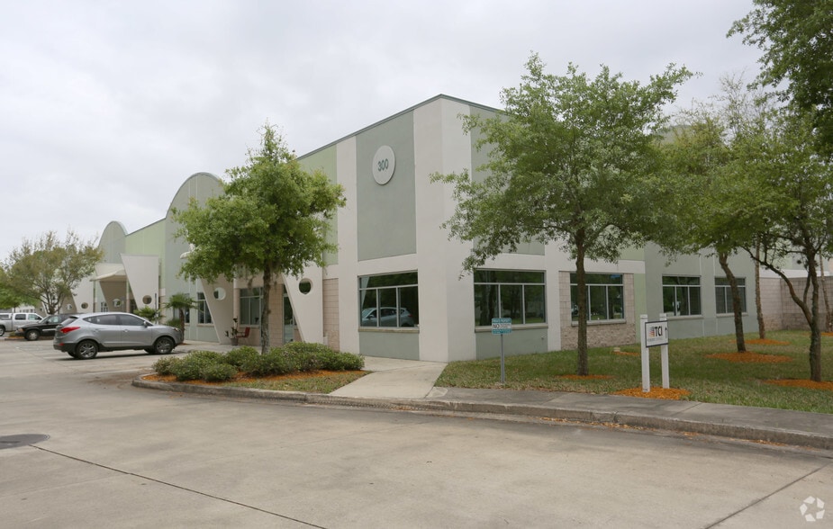 9655 Florida Mining Blvd W, Jacksonville, FL for lease - Building Photo - Image 3 of 12