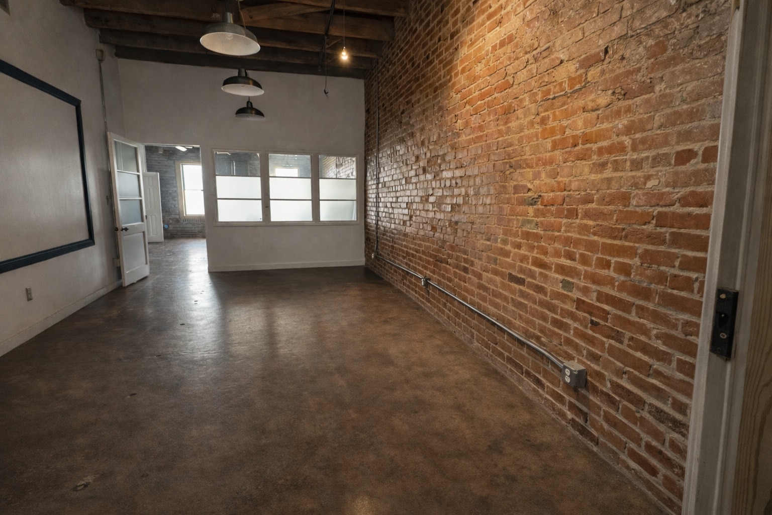 111 E Chapel Hill St, Durham, NC for lease Interior Photo- Image 1 of 2