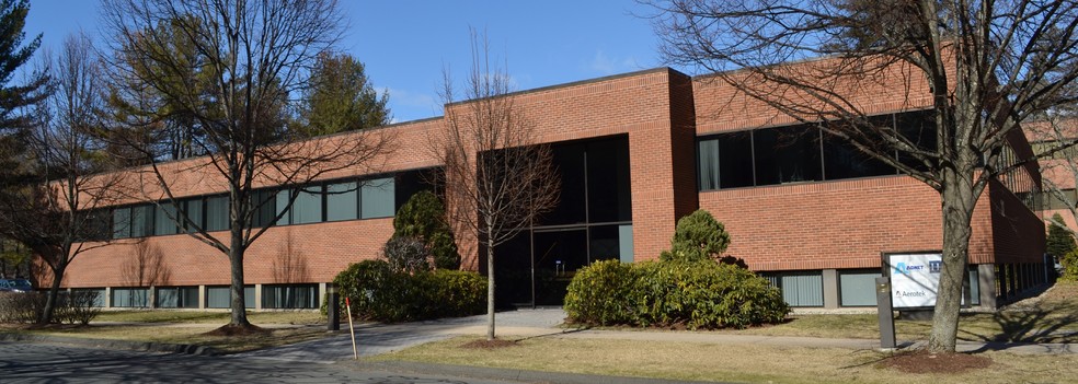 312 Farmington Ave, Farmington, CT for lease - Building Photo - Image 1 of 2