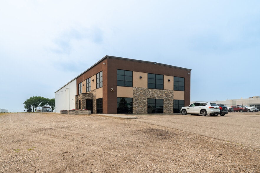7818 Highway 6 South Service Rd, Regina, SK for sale - Primary Photo - Image 1 of 11