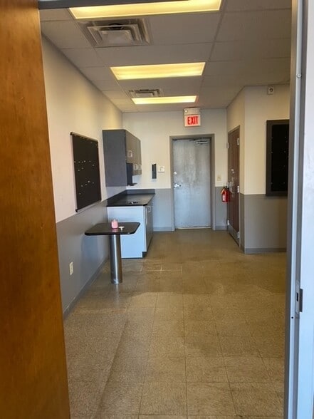 1195 E Markland Ave, Kokomo, IN for lease - Interior Photo - Image 1 of 1