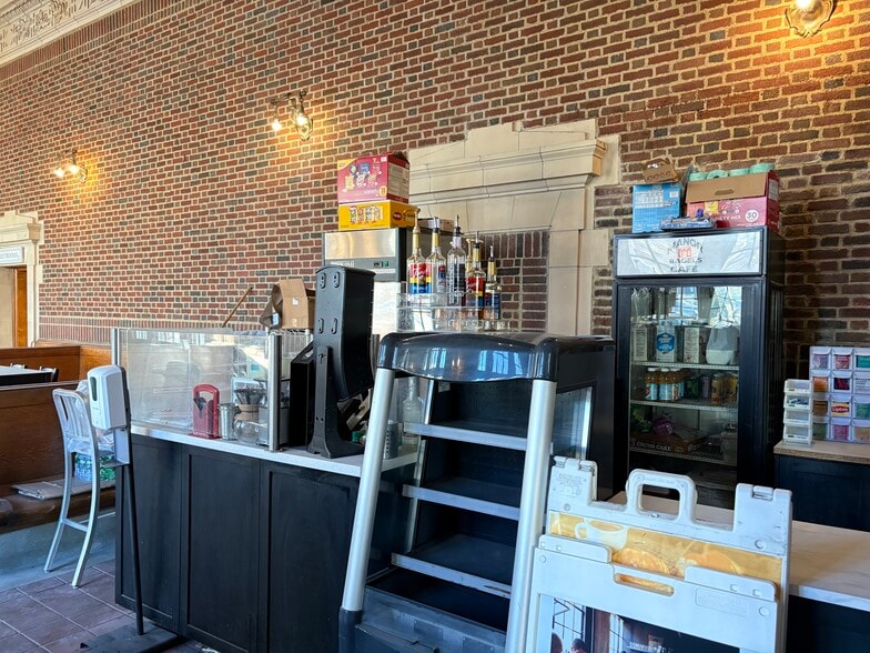 5 Buena Vista Ave, Yonkers, NY for lease - Interior Photo - Image 2 of 9