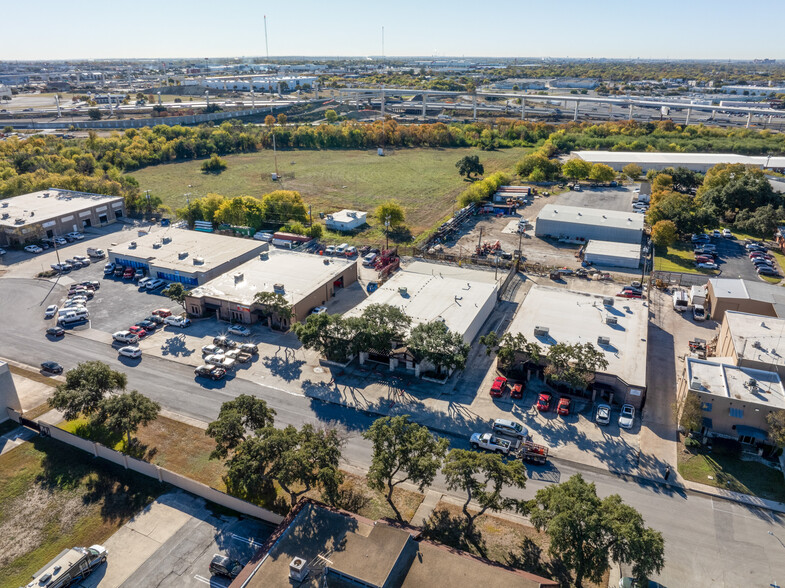 4402-4406 Centergate St, San Antonio, TX à louer - Photo du bâtiment - Image 2 de 9