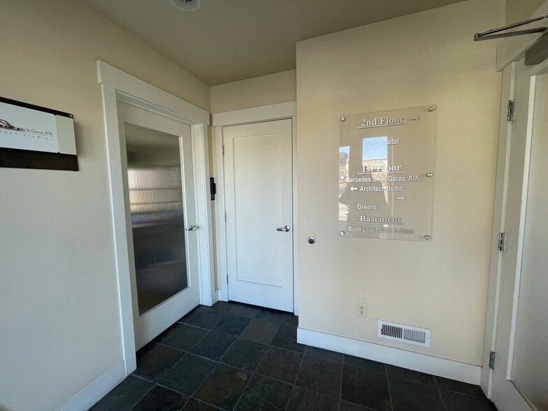 226 California Ave, Reno, NV for lease - Interior Photo - Image 2 of 7