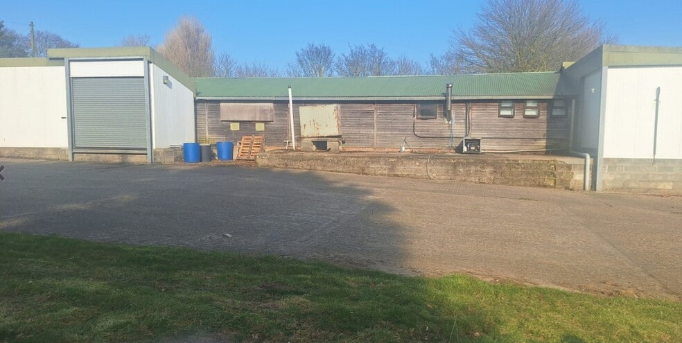 Dalton Ln, Roos for lease - Building Photo - Image 3 of 3