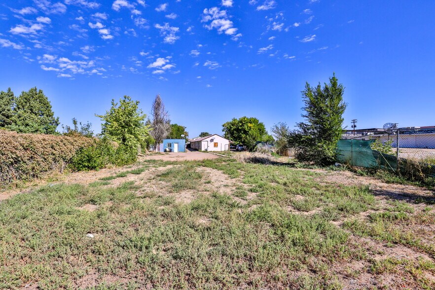 11712 E Colfax Ave, Aurora, CO à vendre - Photo du bâtiment - Image 2 de 13