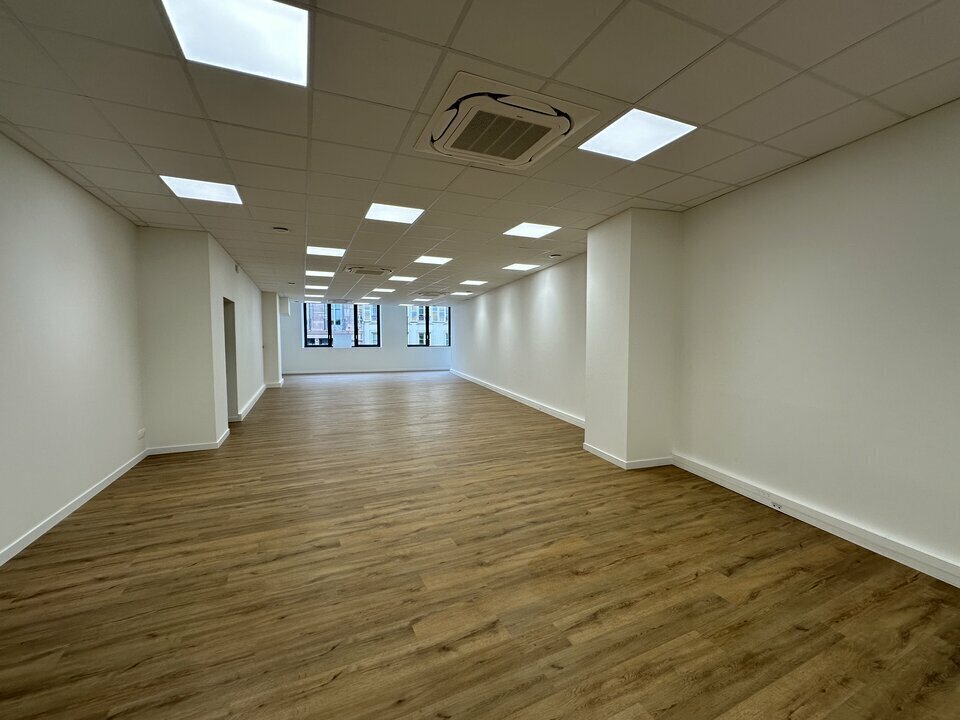 Office in Strasbourg for lease Interior Photo- Image 1 of 6