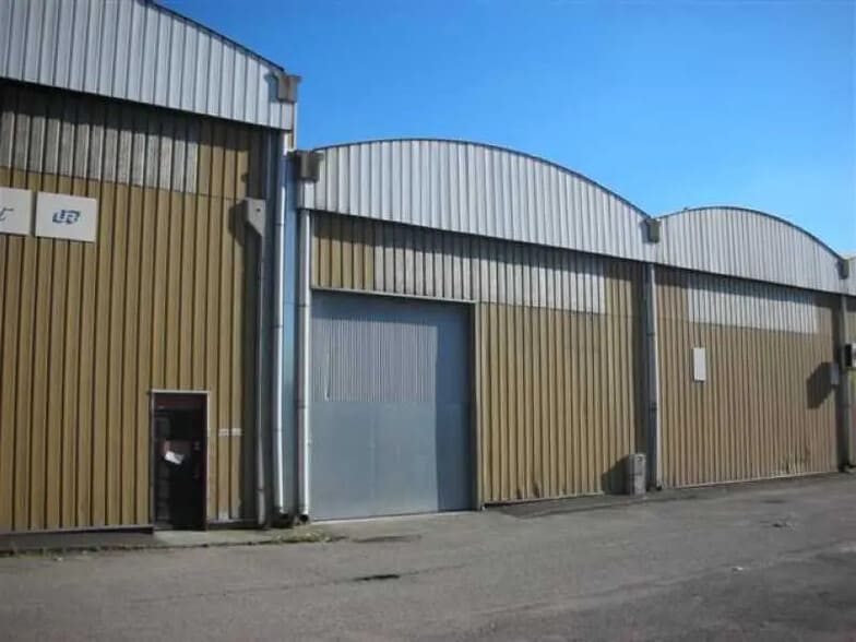 9 Rue Du Dauphiné, Saint-Priest for lease - Building Photo - Image 3 of 23