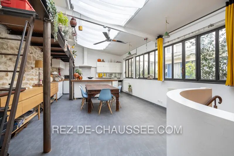 Immeuble residentiel dans Paris à vendre - Photo du bâtiment - Image 3 de 14