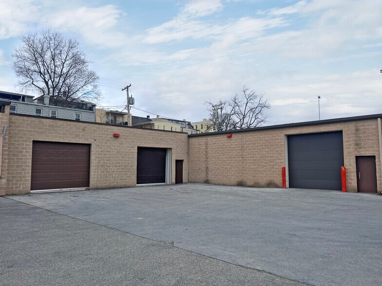 90 W Lee St, Hagerstown, MD à vendre - Photo du bâtiment - Image 2 de 2