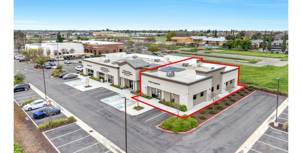 457 E Almond Ave, Madera, CA for lease - Building Photo - Image 2 of 24