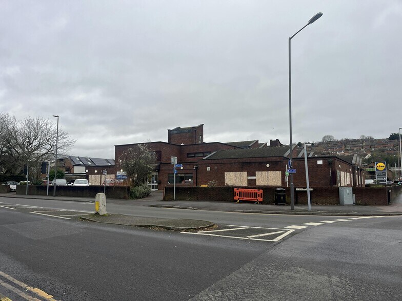 Desborough Rd, High Wycombe for sale - Building Photo - Image 1 of 10