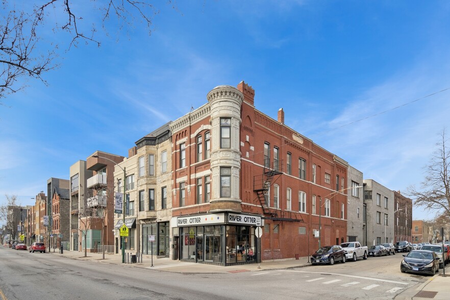 918 N Ashland Ave, Chicago, IL for lease - Building Photo - Image 2 of 22