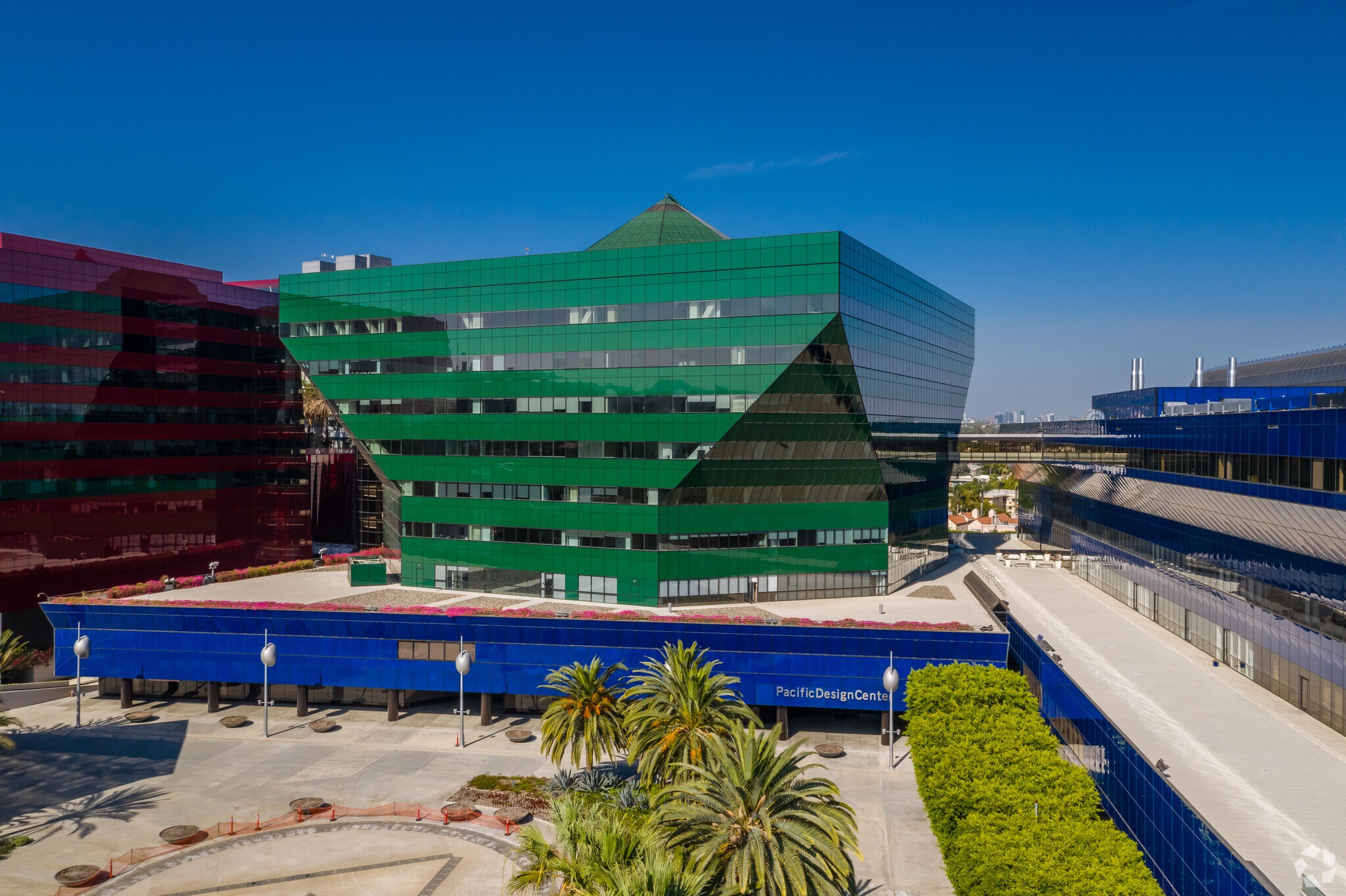 8687 Melrose Ave, West Hollywood, CA for lease Primary Photo- Image 1 of 28