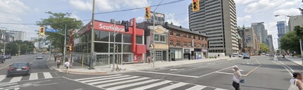 320-328 Bloor St W, Toronto, ON à louer Photo du bâtiment- Image 2 de 4