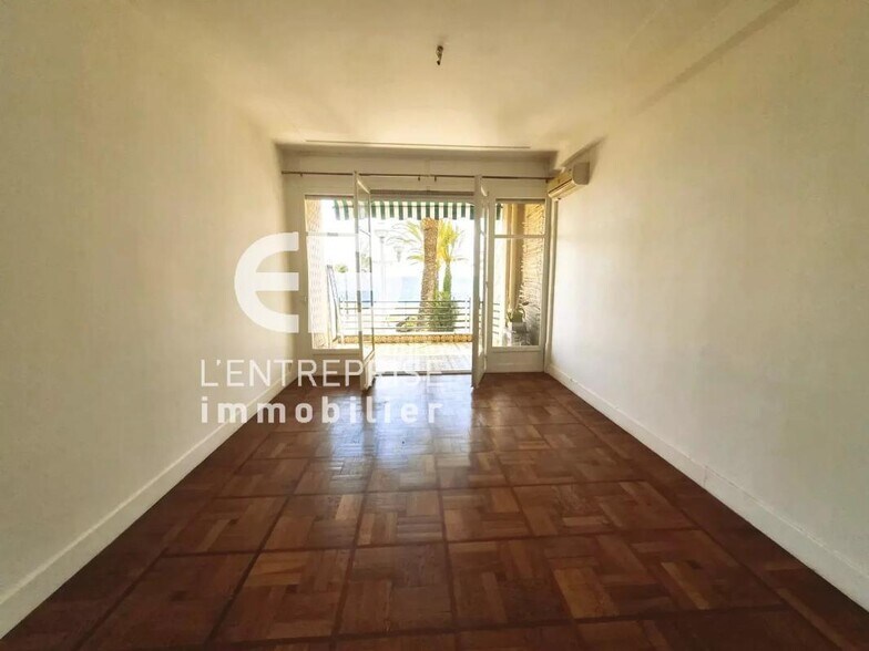 Office in Nice for lease - Building Photo - Image 3 of 10