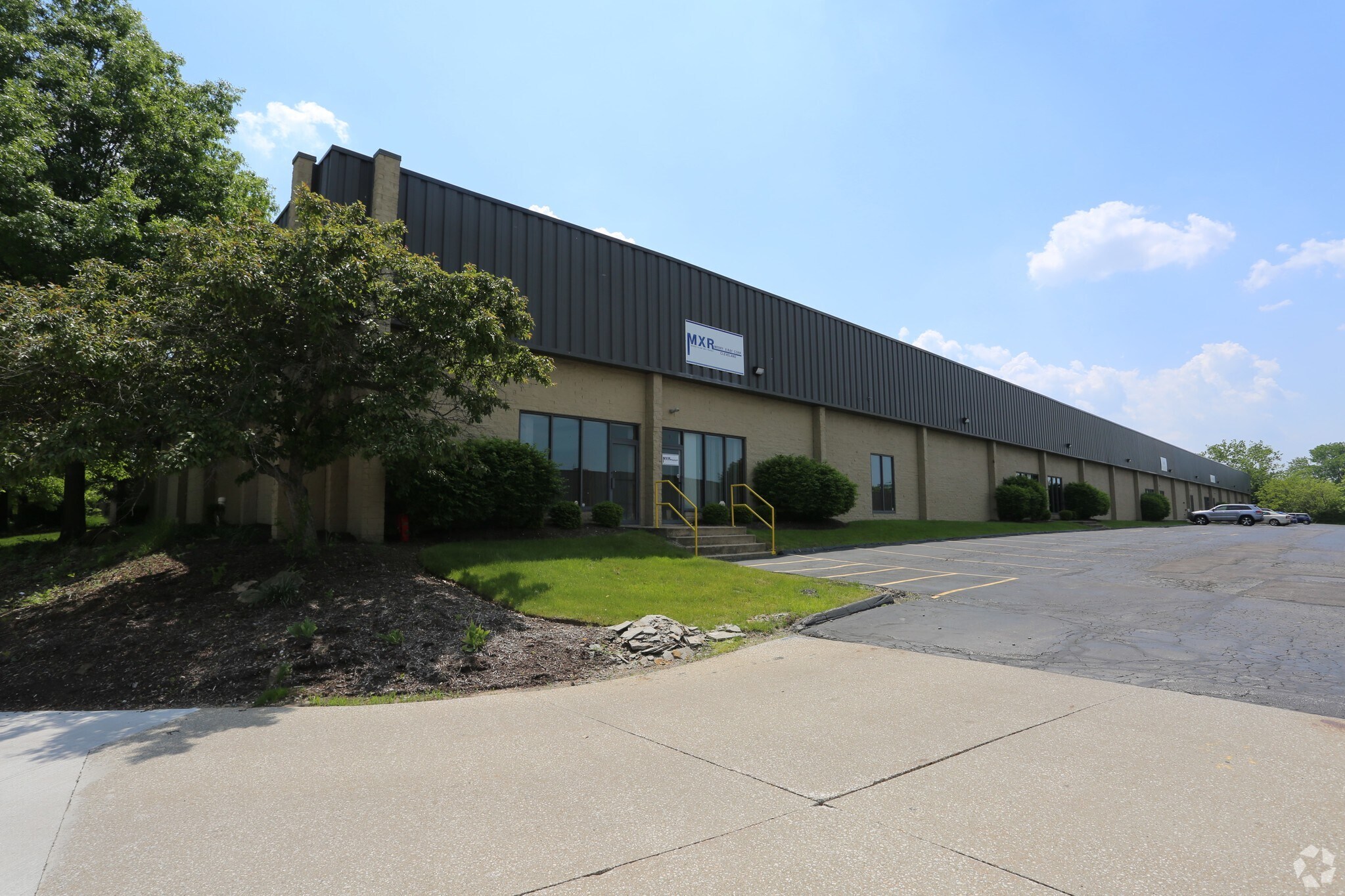 4640 Hinckley Ind Pky, Cleveland, OH for lease Primary Photo- Image 1 of 12