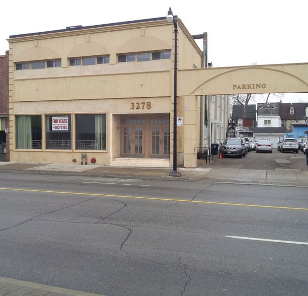 3276-3278 Dundas St W, Toronto, ON for lease - Building Photo - Image 3 of 5