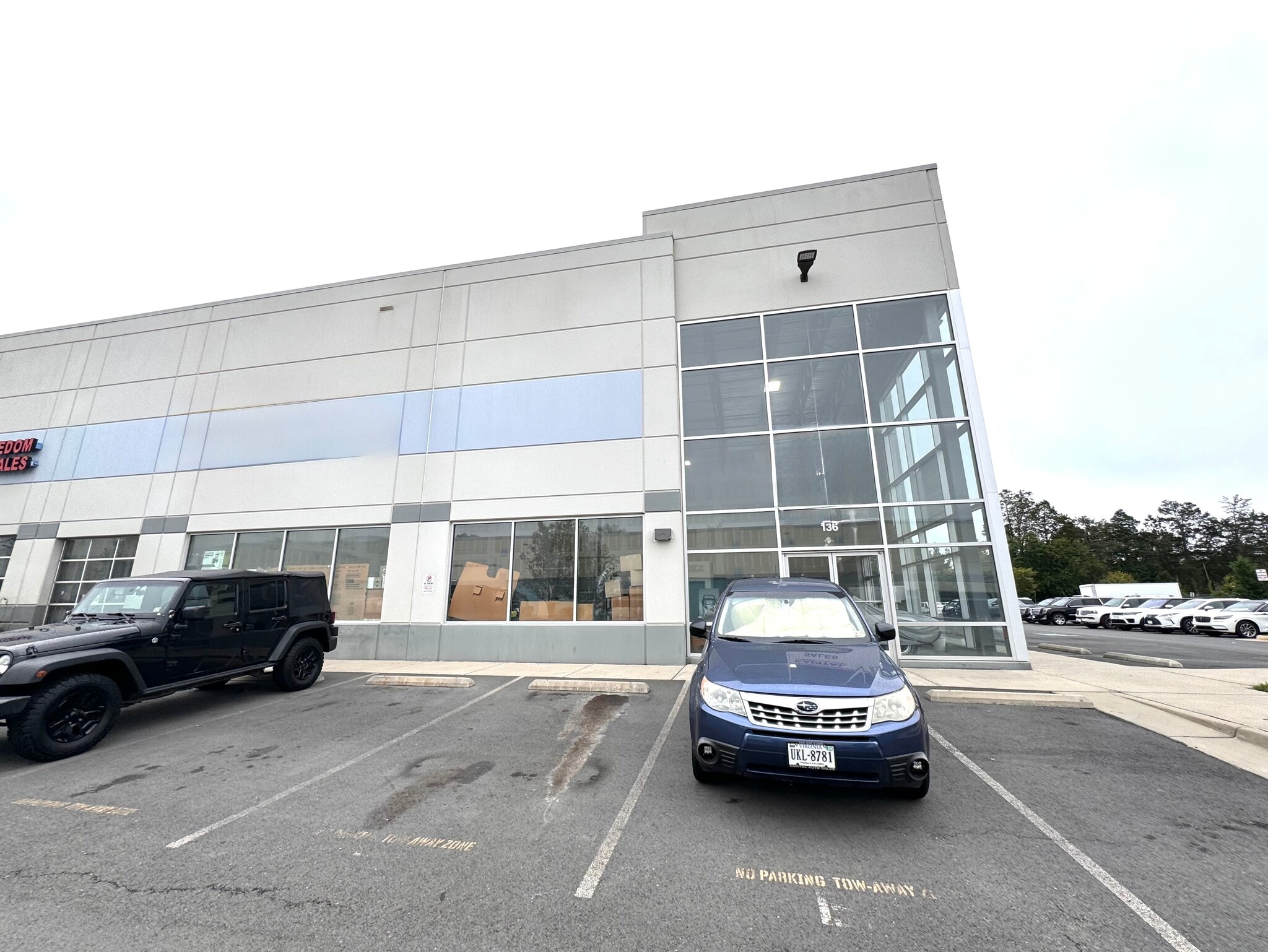 25280 Pleasant Valley Rd, Chantilly, VA for lease Building Photo- Image 1 of 3