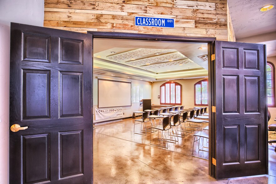 317 S 6th St, Las Vegas, NV à vendre - Photo intérieure - Image 3 de 59