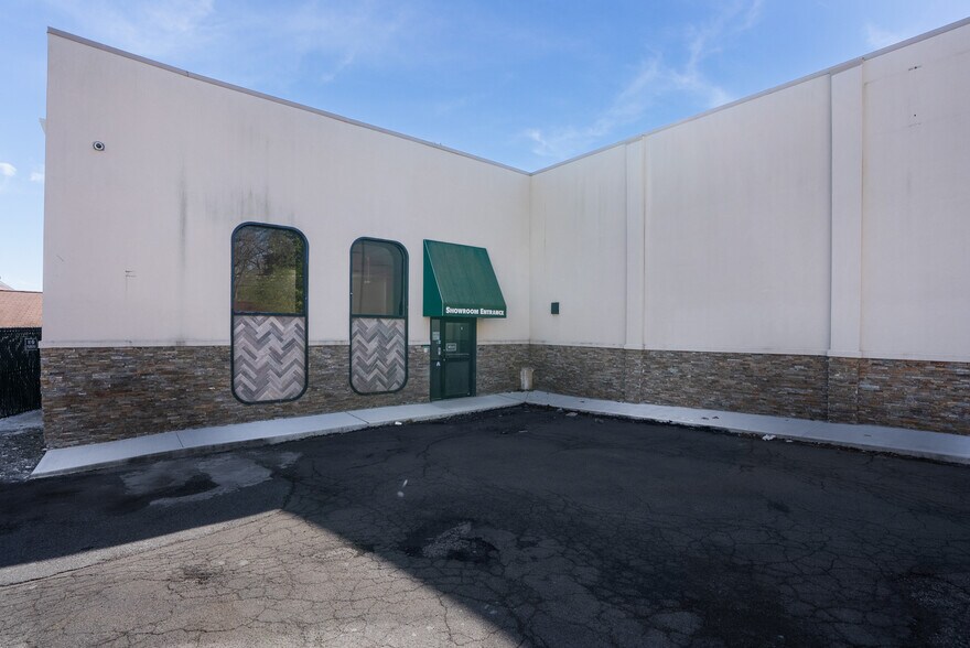 140 S Highland Ave, Ossining, NY à louer - Photo du bâtiment - Image 3 de 4