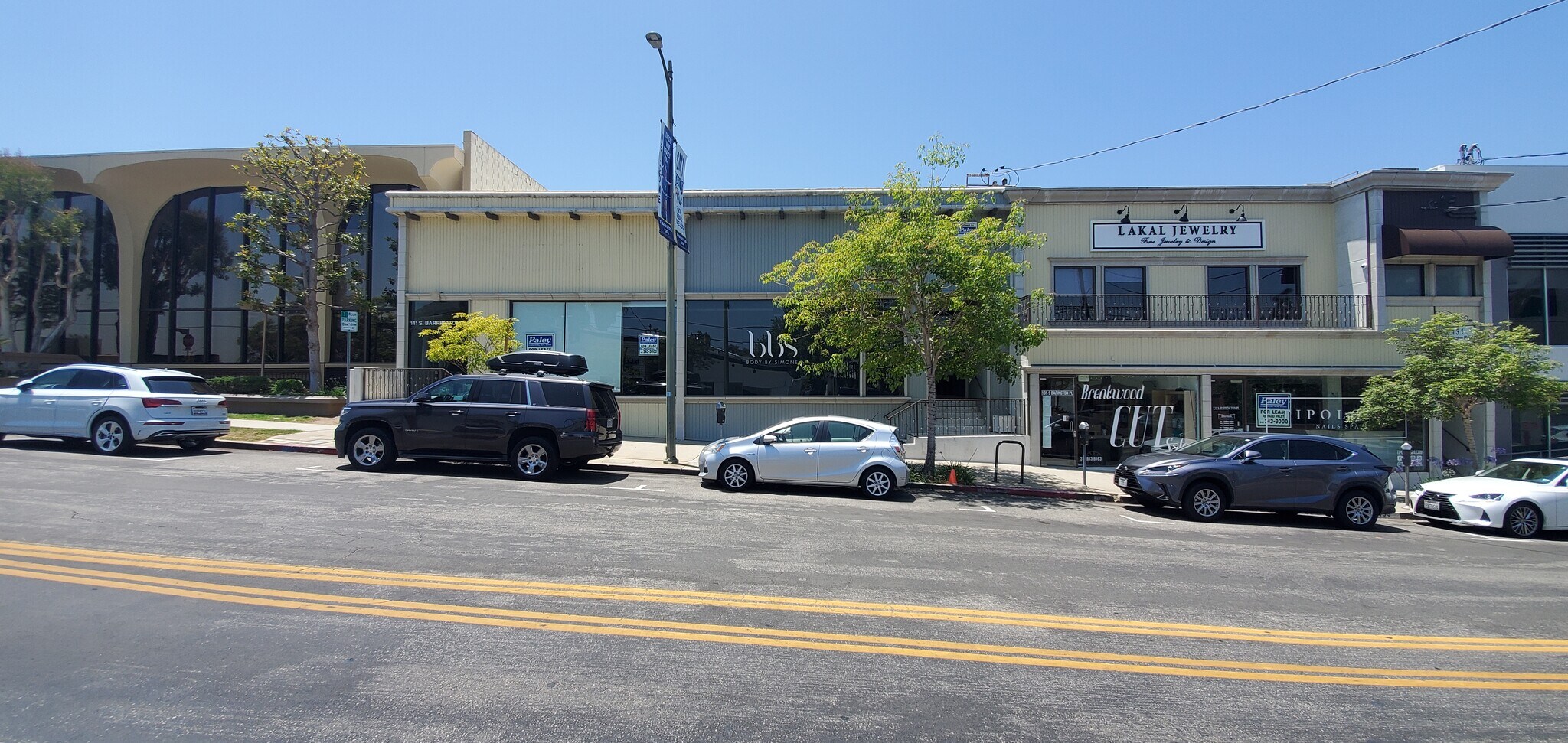 137-141 S Barrington Pl, Los Angeles, CA for lease Building Photo- Image 1 of 7