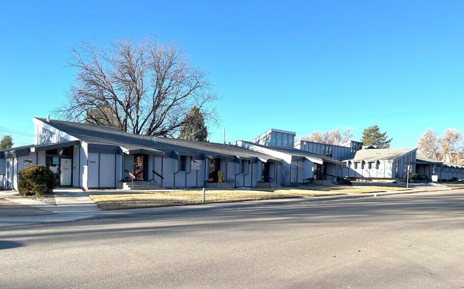 Locust Park Professional Offices portefeuille de 2 propriétés à vendre sur LoopNet.ca - Photo du bâtiment - Image 2 de 14