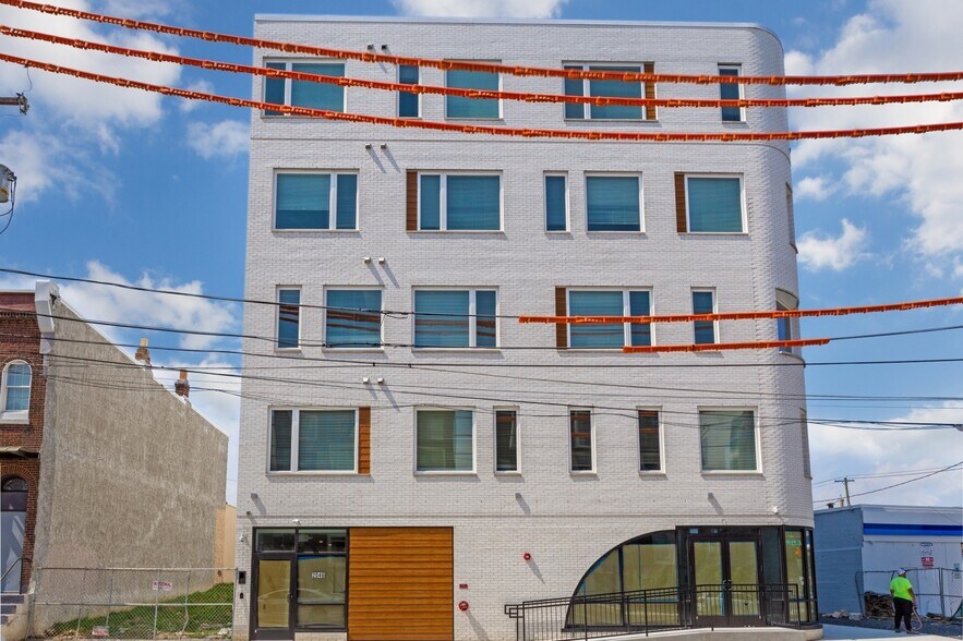 2046 E Lehigh Ave, Philadelphia, PA à louer - Photo du bâtiment - Image 2 de 7