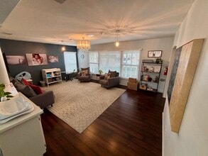 8325 University, La Mesa, CA à louer Photo intérieure- Image 1 de 7