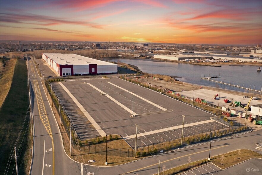 101 Port Lincoln Rd, Bayonne, NJ à louer - Photo du bâtiment - Image 2 de 46