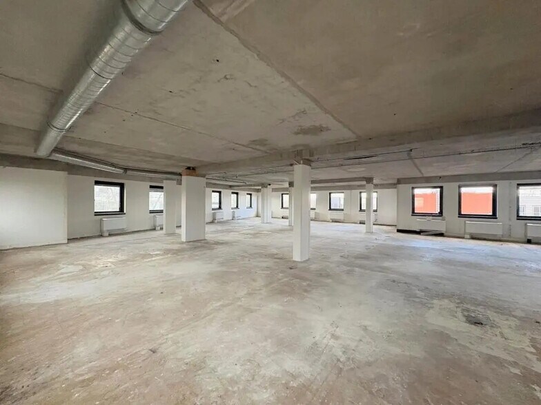 Office in Le Pecq for lease - Building Photo - Image 3 of 14