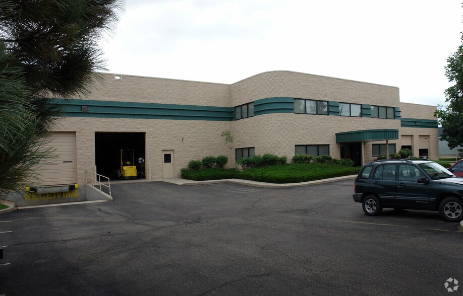 5550 Joliet St, Denver, CO à vendre - Photo du bâtiment - Image 2 de 34