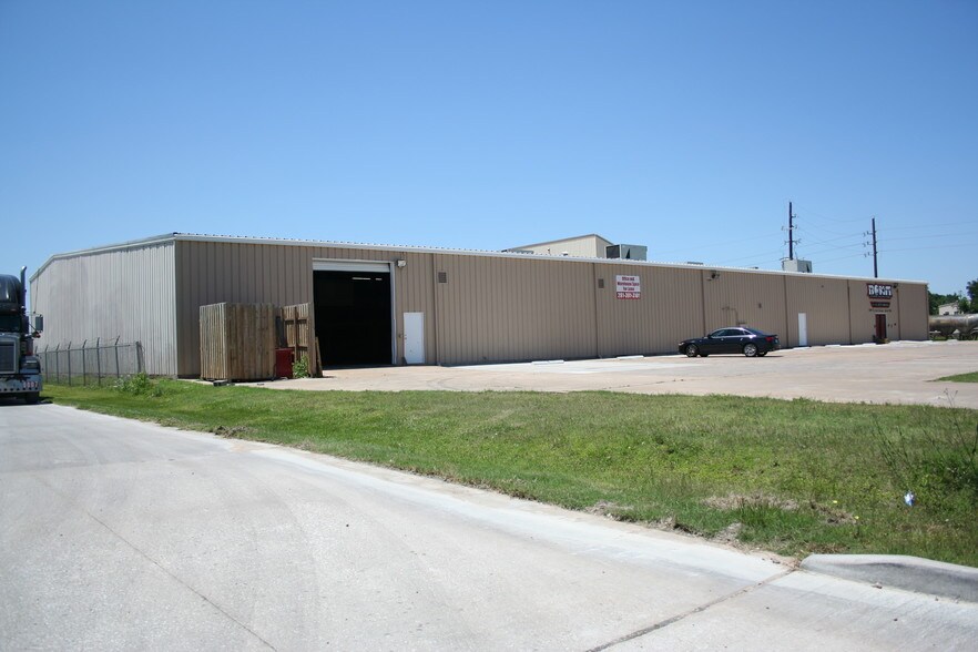 5007 E 3rd St, Katy, TX à louer - Photo du bâtiment - Image 1 de 3